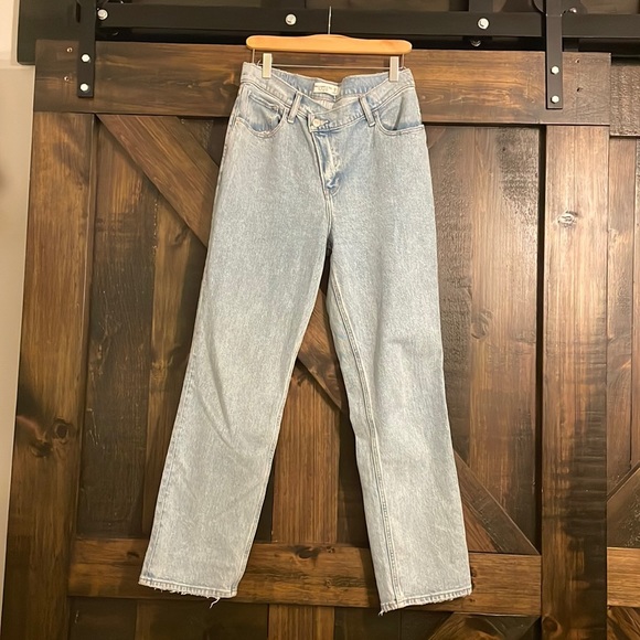 Abercrombie & Fitch Denim - Abercrombie 90s Straight Ultra High rise Jeans